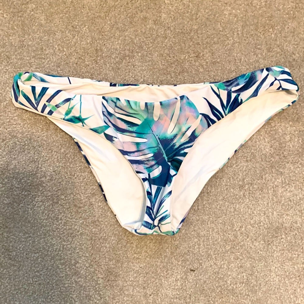 L*space swim bottoms aqua tie dye jungle - white reversible size m/a \\